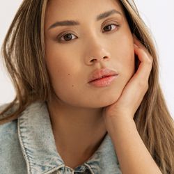 DEVINA R.